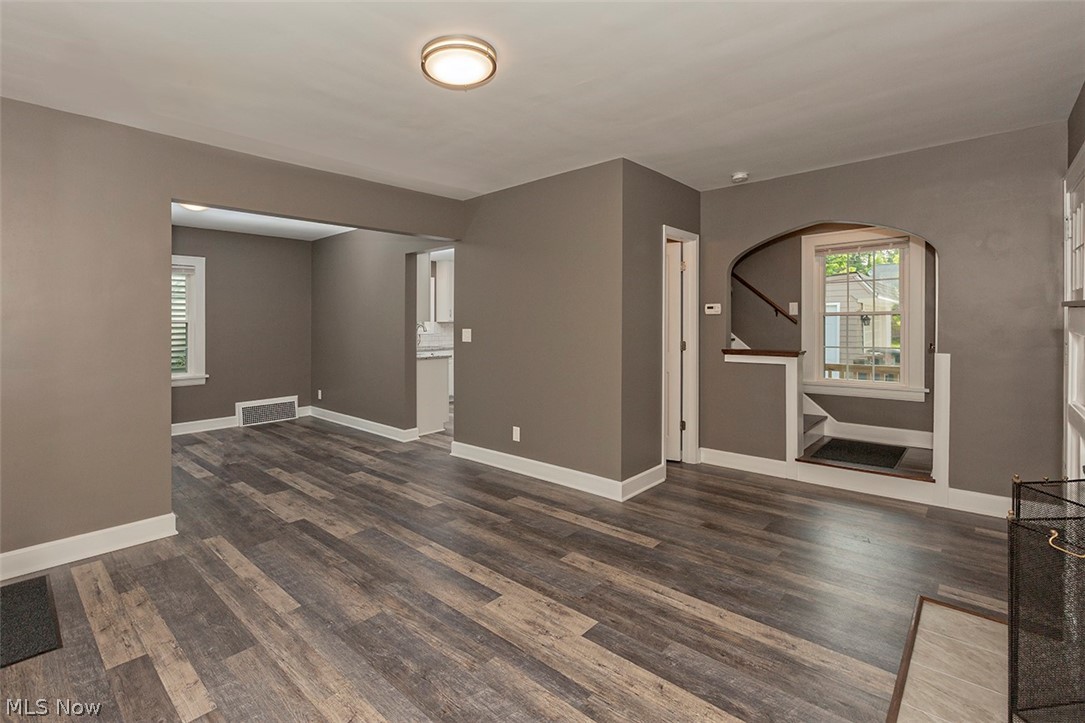 1223 Roland Road Lyndhurst, OH 44124 - Photo 3 of 35