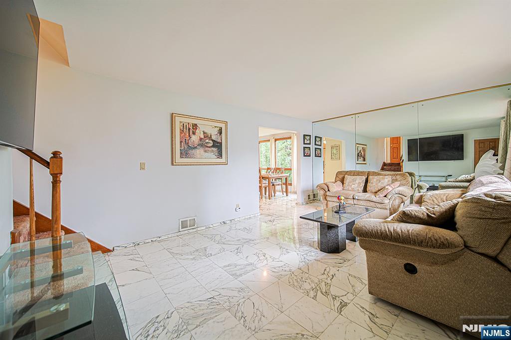 728 Lancaster Road Ridgefield, NJ 07657 - Photo 6 of 34 Gallery Image 6