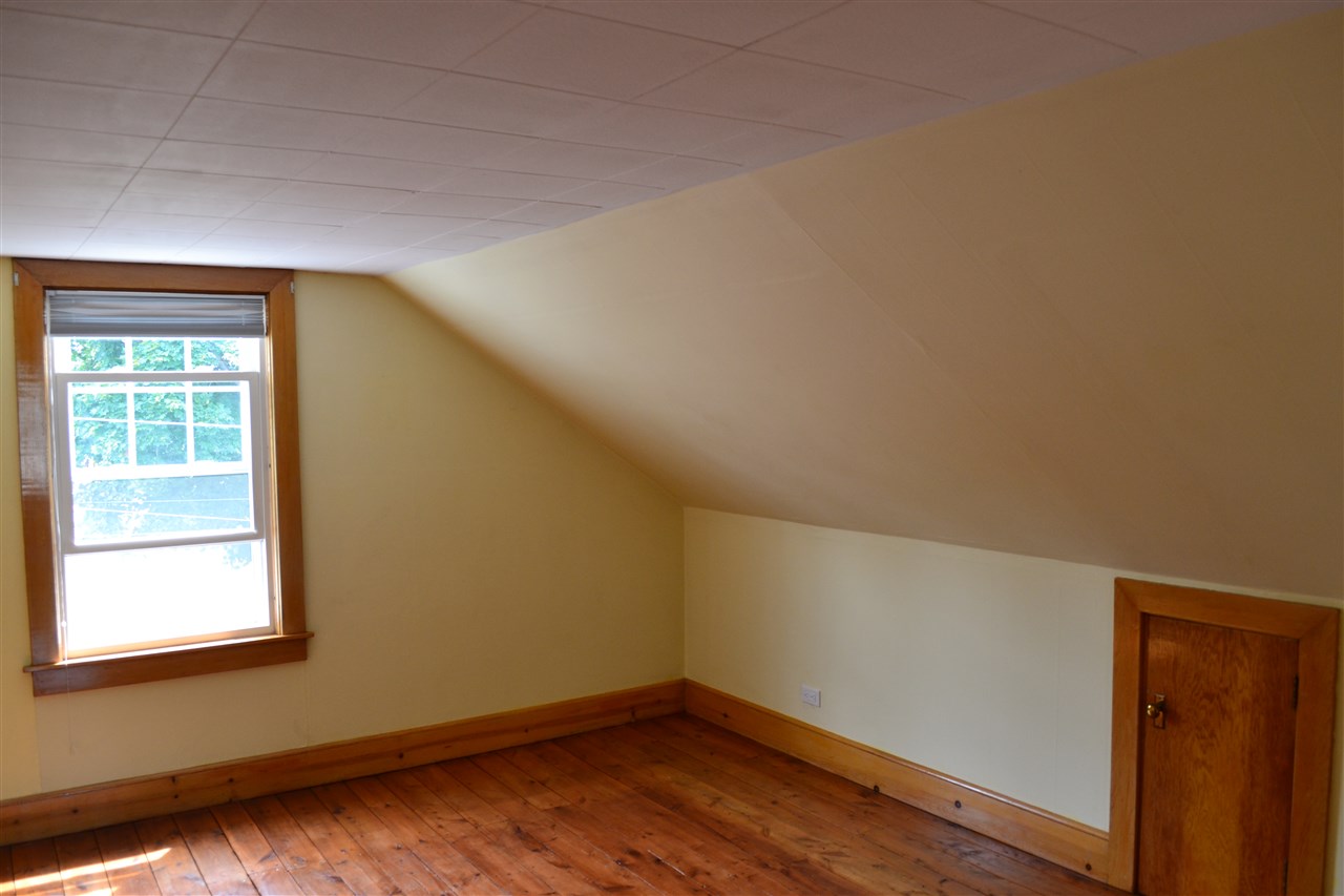 603 Calef Road Manchester, NH 03103 - Photo 11 of 18