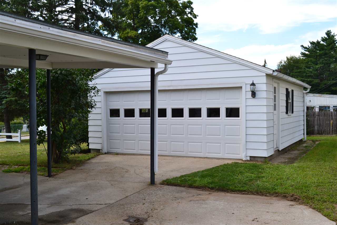 603 Calef Road Manchester, NH 03103 - Photo 13 of 18