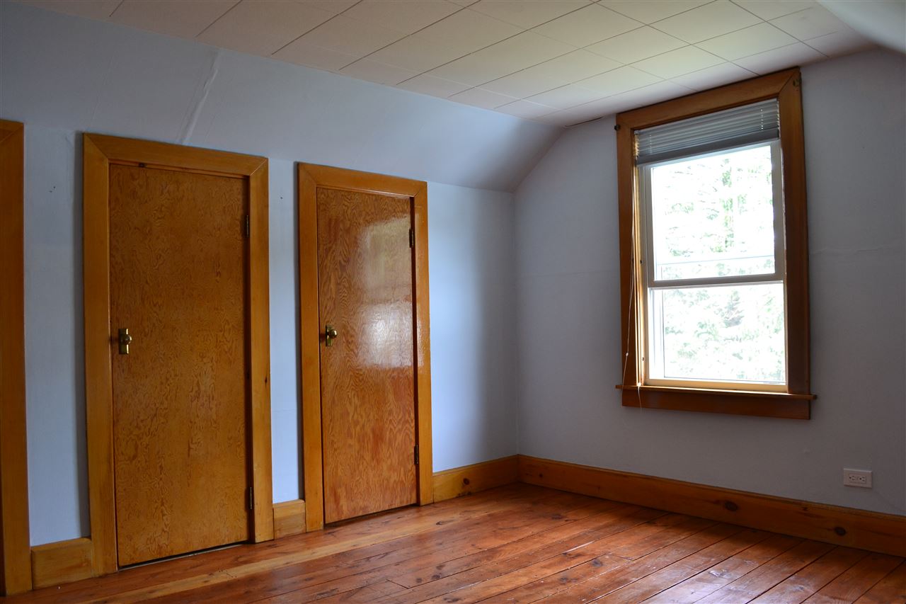 603 Calef Road Manchester, NH 03103 - Photo 10 of 18