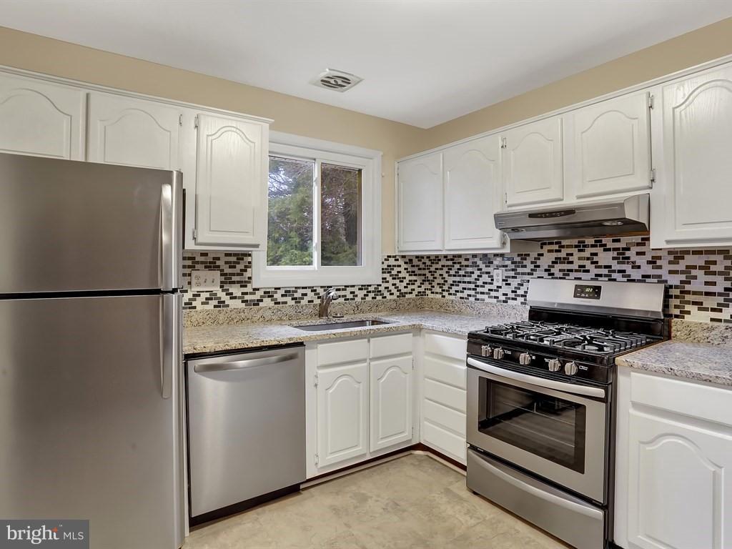 4612 Sharon Road Temple Hills, MD 20748 - Photo 2 of 22 Kitchen