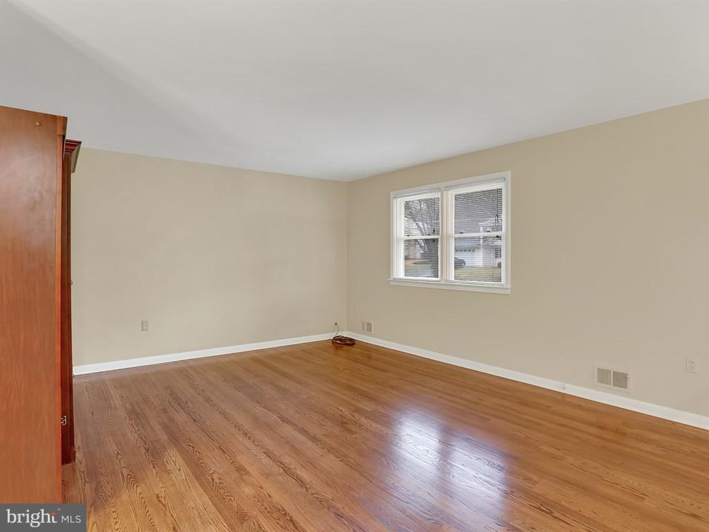 4612 Sharon Road Temple Hills, MD 20748 - Photo 11 of 22 Living Room