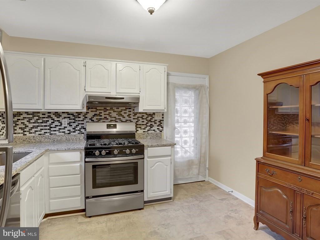 4612 Sharon Road Temple Hills, MD 20748 - Photo 8 of 22 Kitchen