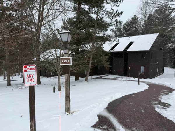 $159,900 | 8 Aspen Trail, Unit 8, Wisconsin Dells, WI 53965