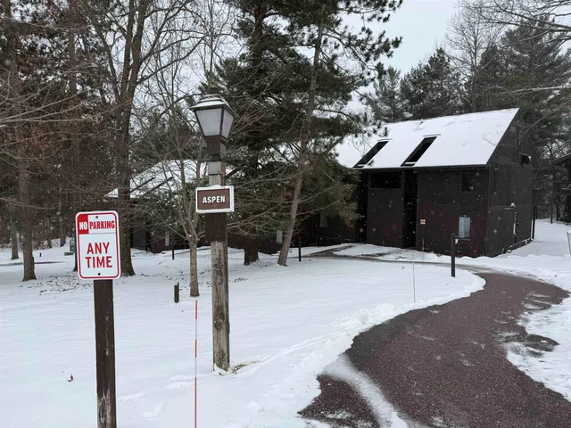 $161,900 | 8 Aspen Trail, Unit 8, Wisconsin Dells, WI 53965