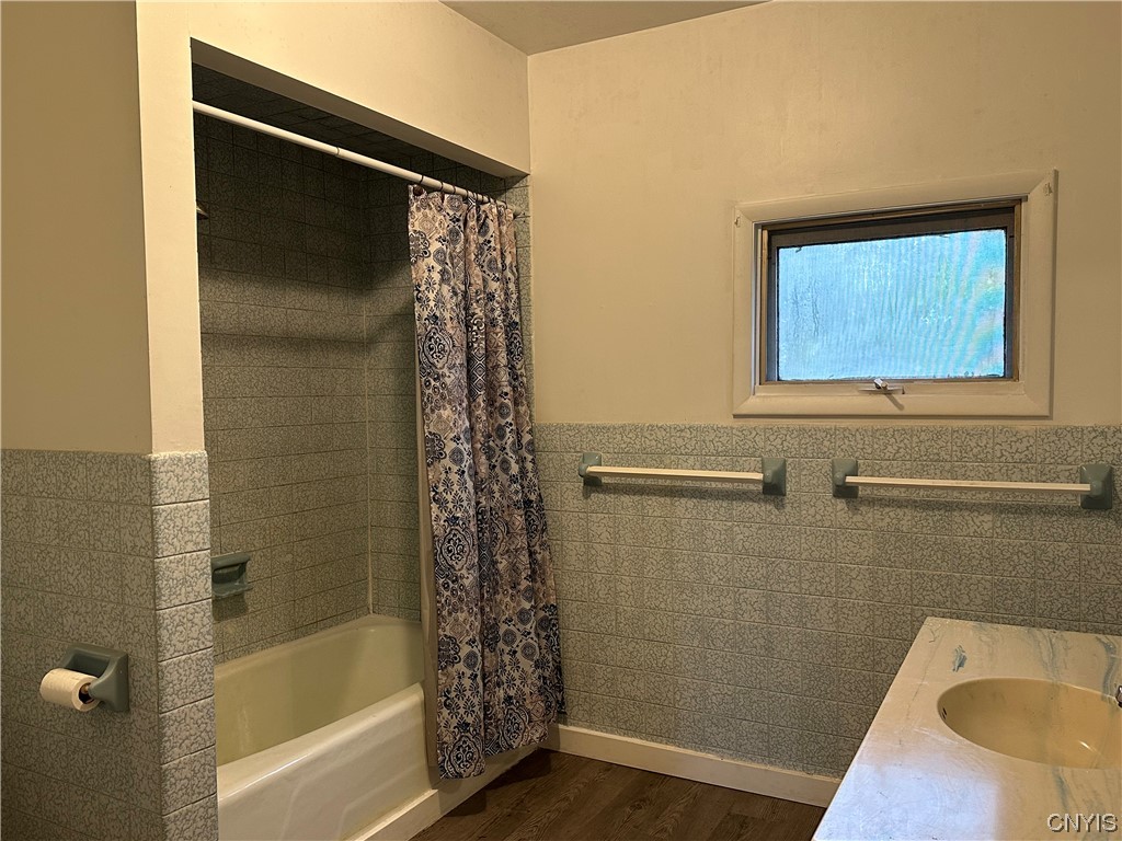 3 Chestnut Street Auburn, NY 13021 - Photo 19 of 30 Updated bath