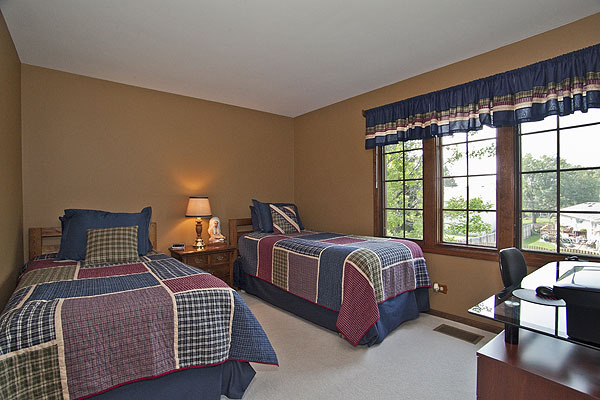 1424 Chestnut Ridge Drive Naperville, IL 60540 - Photo 17 of 25