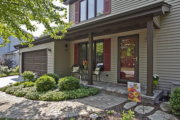1424 Chestnut Ridge Drive Naperville, IL 60540 - Photo 2 of 25