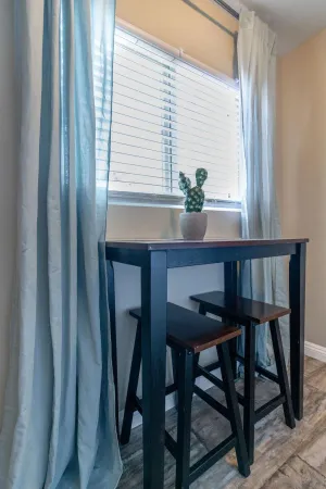 $3,000 | 847 Beryl Street, San Diego, CA 92109
