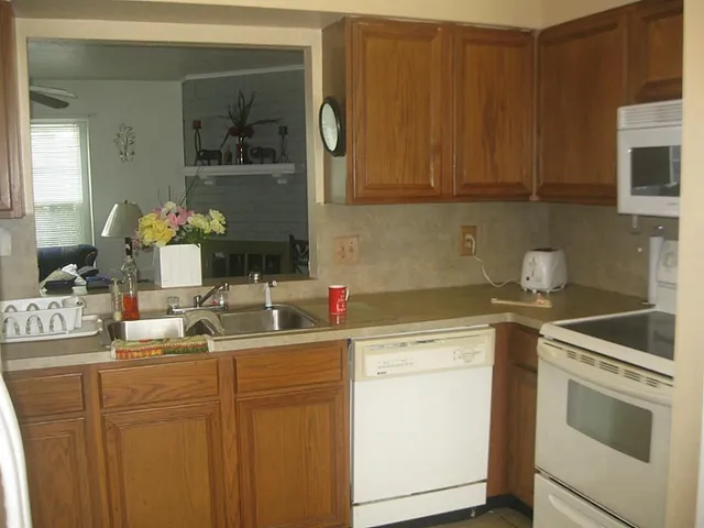 $138,000 | 6845 Chasewood Drive, Missouri City, TX 77489