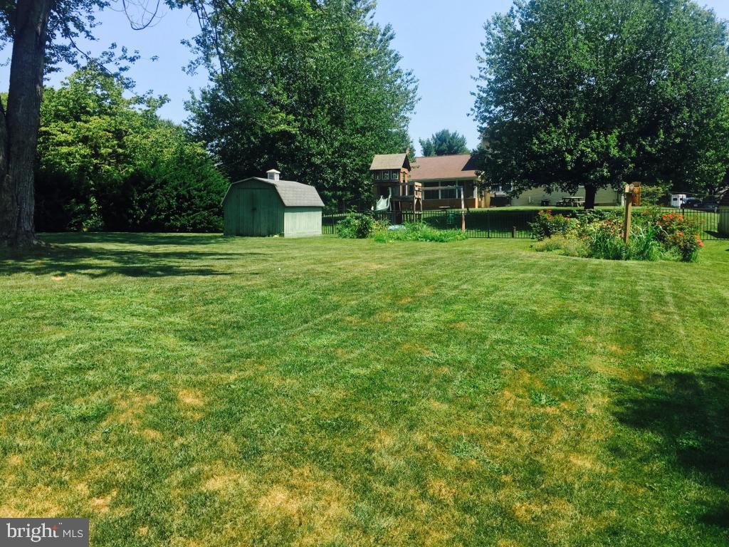 569 Millcross Road Lancaster, PA 17601 - Photo 3 of 20