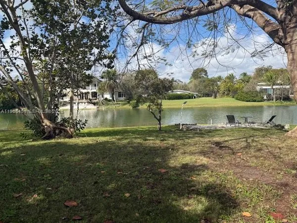 $4,500 | 11820 Southwest 69th Court, Pinecrest, FL 33156