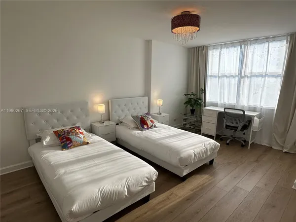 $3,800 | 6039 Collins Avenue, Unit 1136, Miami Beach, FL 33140