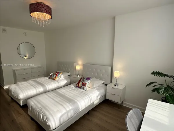 $3,800 | 6039 Collins Avenue, Unit 1136, Miami Beach, FL 33140