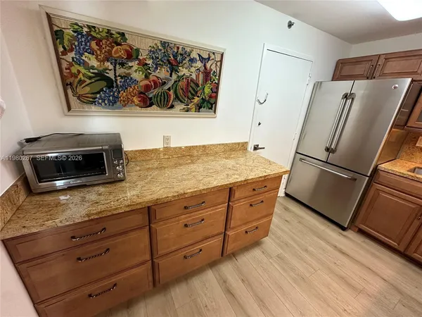 $3,800 | 6039 Collins Avenue, Unit 1136, Miami Beach, FL 33140