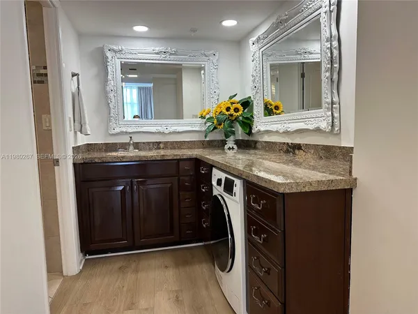 $3,800 | 6039 Collins Avenue, Unit 1136, Miami Beach, FL 33140