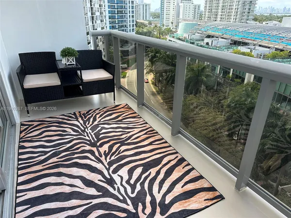 $3,800 | 6039 Collins Avenue, Unit 1136, Miami Beach, FL 33140