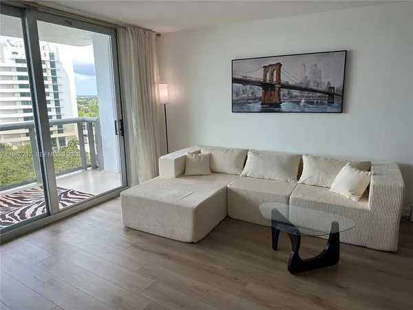 $3,800 | 6039 Collins Avenue, Unit 1136, Miami Beach, FL 33140