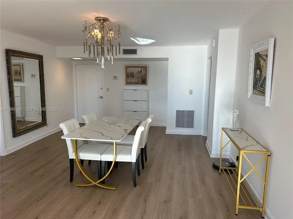 $3,800 | 6039 Collins Avenue, Unit 1136, Miami Beach, FL 33140