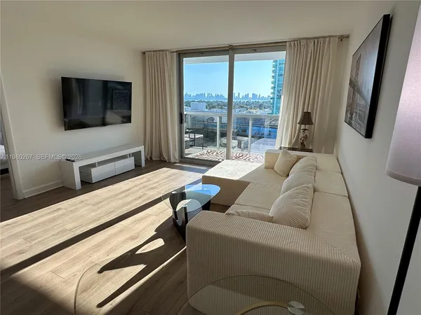 $3,800 | 6039 Collins Avenue, Unit 1136, Miami Beach, FL 33140