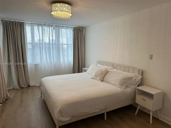 $3,800 | 6039 Collins Avenue, Unit 1136, Miami Beach, FL 33140