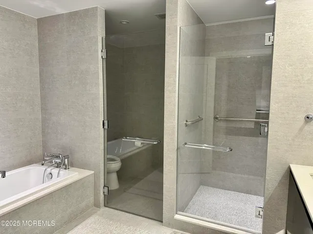 $5,000 | 30 Melrose Terrace, Unit 404, Long Branch, NJ 07740