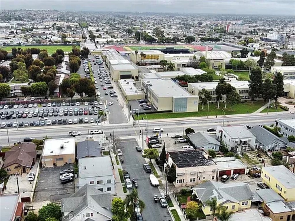 549 East 17th Street, Unit 551 Long Beach, CA 90813 - Photo 17 of 18 an aerial view of a city