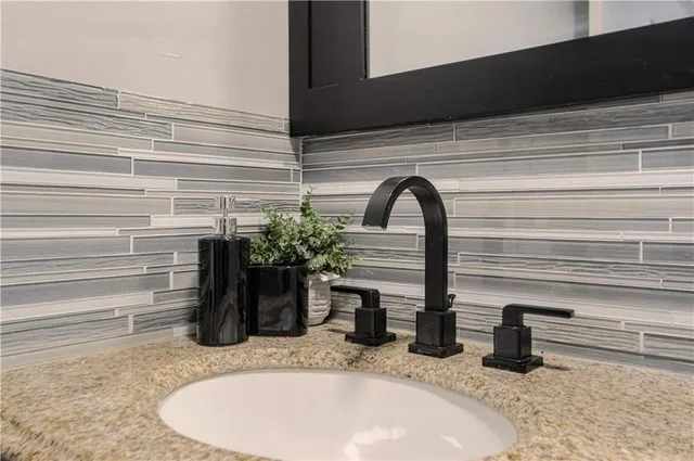 $195,000 | 10912 Mckinley Drive, Kansas City, MO 64134