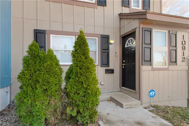 $195,000 | 10912 Mckinley Drive, Kansas City, MO 64134