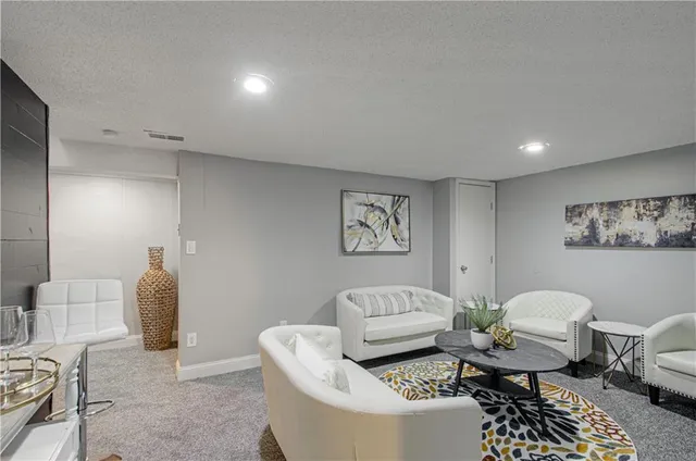 $195,000 | 10912 Mckinley Drive, Kansas City, MO 64134