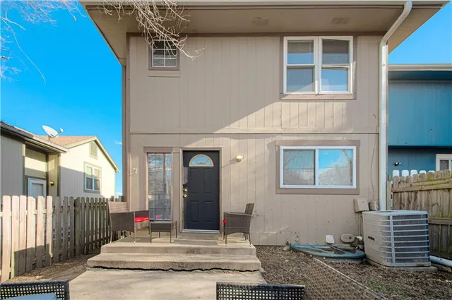 $195,000 | 10912 Mckinley Drive, Kansas City, MO 64134