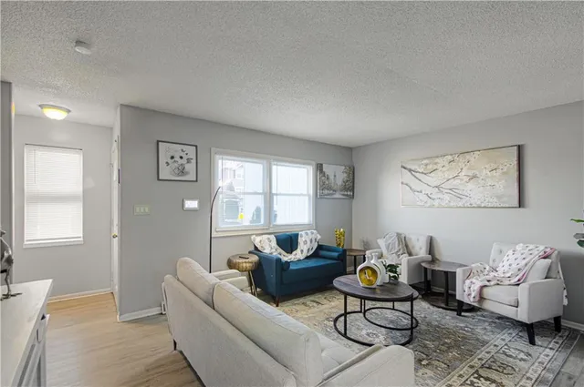 $195,000 | 10912 Mckinley Drive, Kansas City, MO 64134