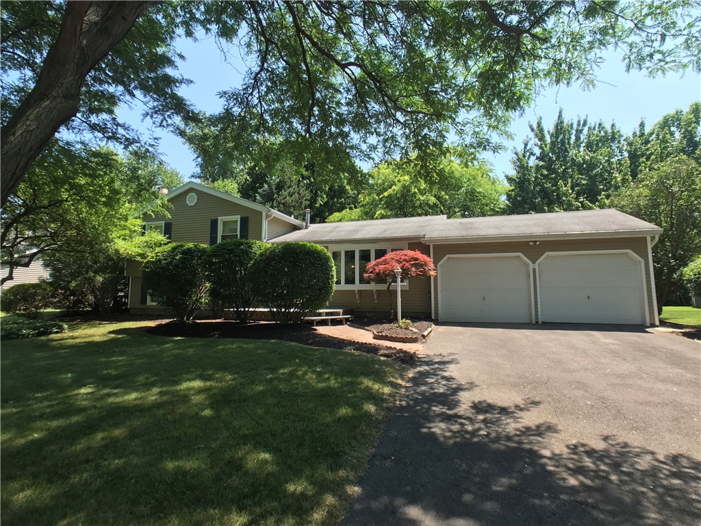 941 Little Bardfield Road Webster, NY 14580 - Photo 1 of 1