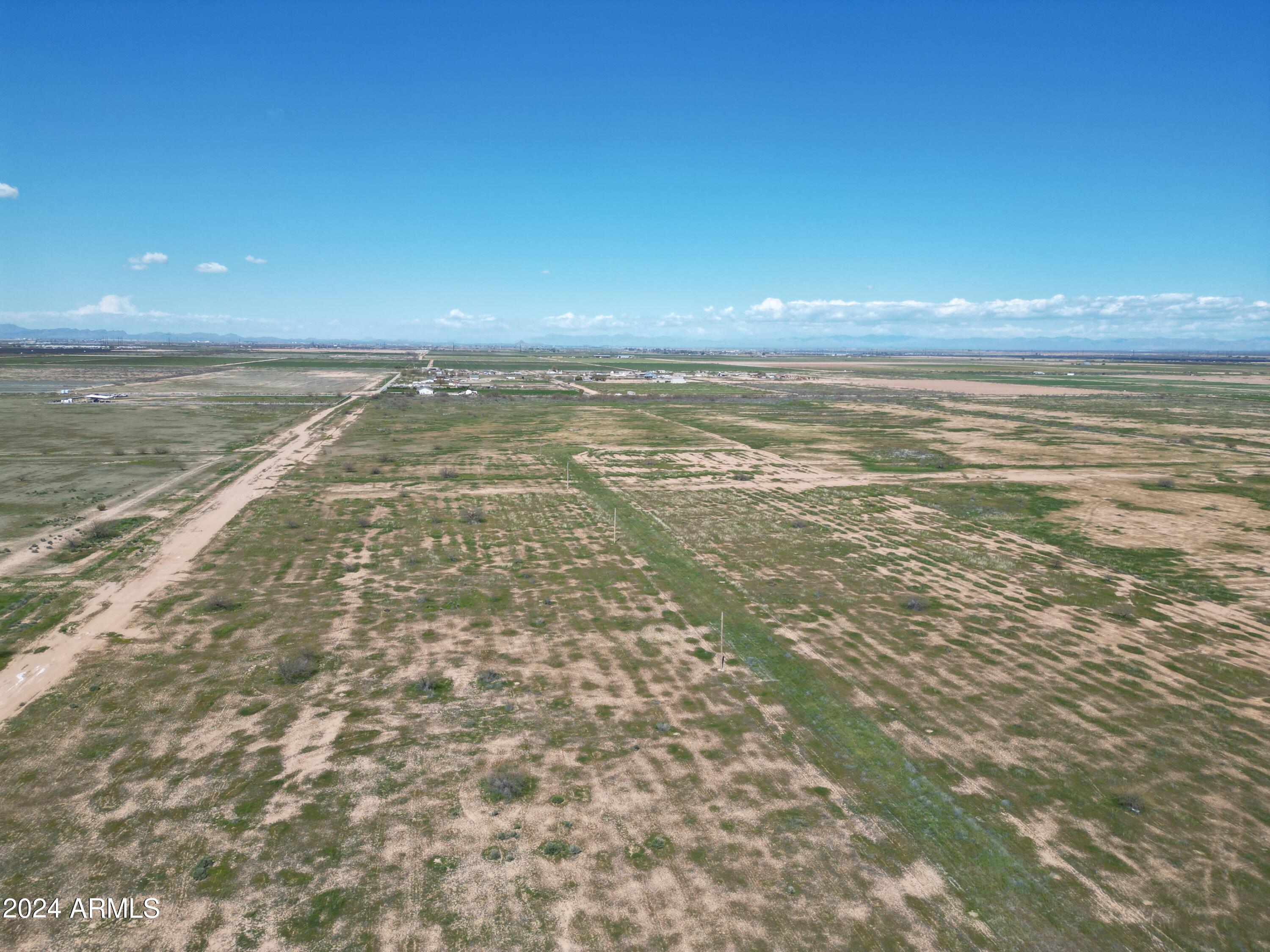 1600 East Hanna Road Eloy, AZ 85131 - Photo 4 of 5 a view of an ocean