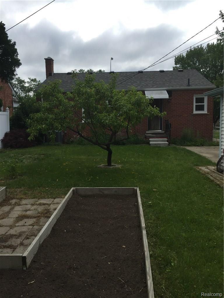 9977 Inkster Road Livonia, MI 48150 - Photo 34 of 45 IMG_1627.JPG