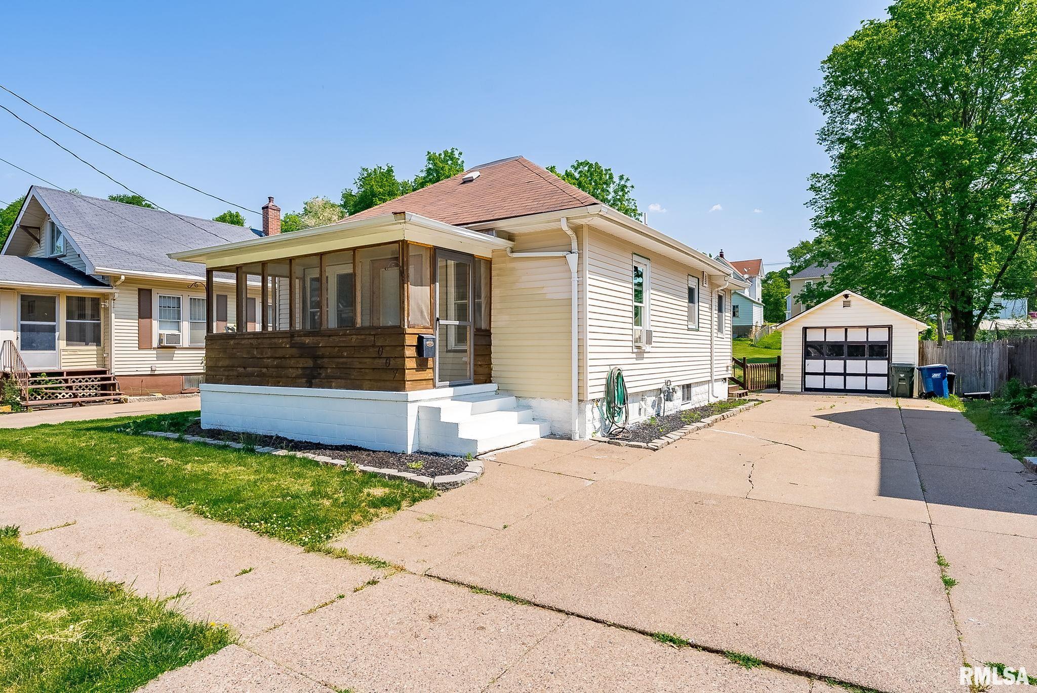 1007 Sycamore Street Muscatine, IA 52761 - Photo 1 of 14 Gallery Image 1
