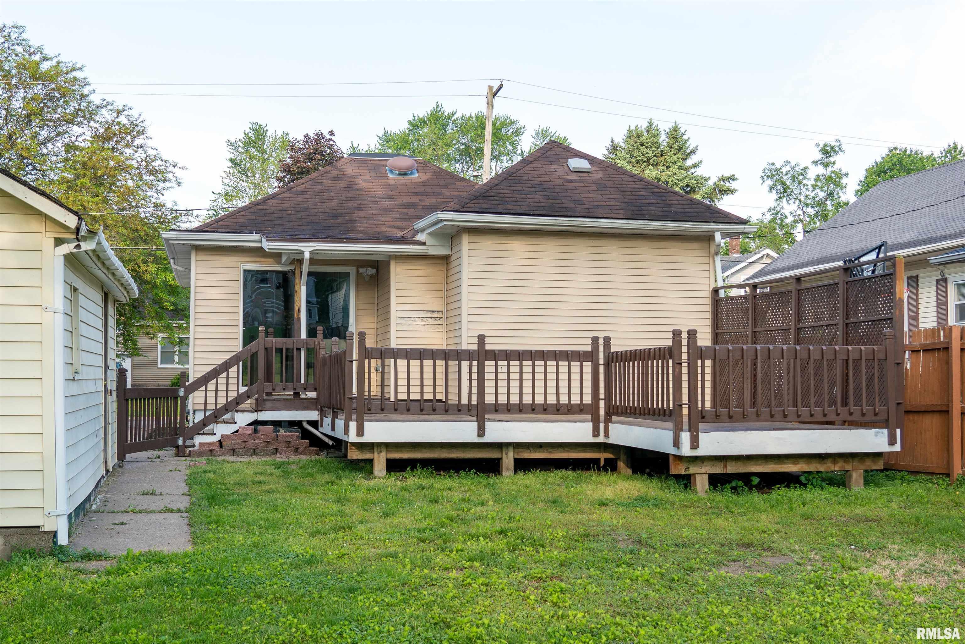 1007 Sycamore Street Muscatine, IA 52761 - Photo 3 of 14 Gallery Image 3