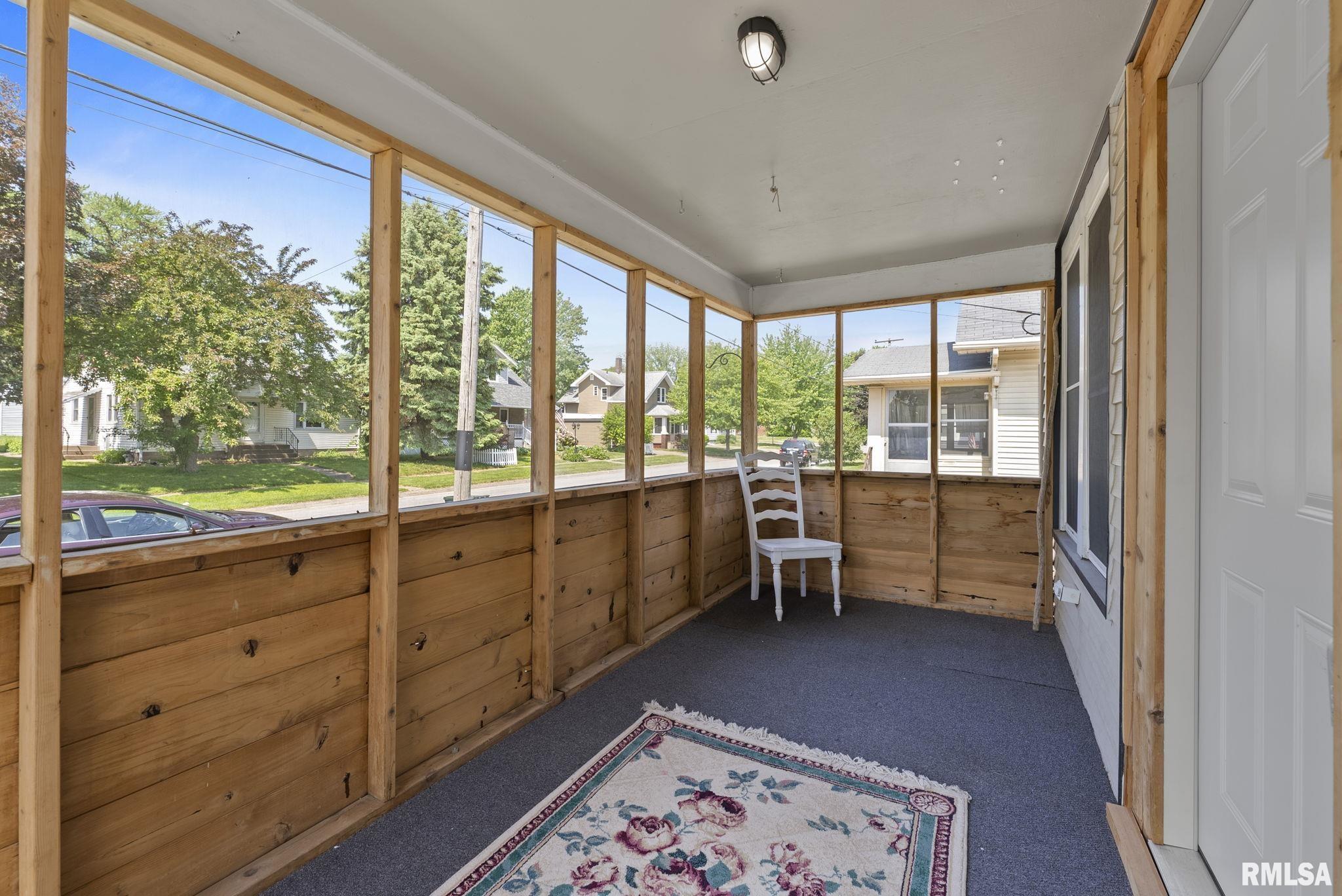 1007 Sycamore Street Muscatine, IA 52761 - Photo 4 of 14 Gallery Image 4