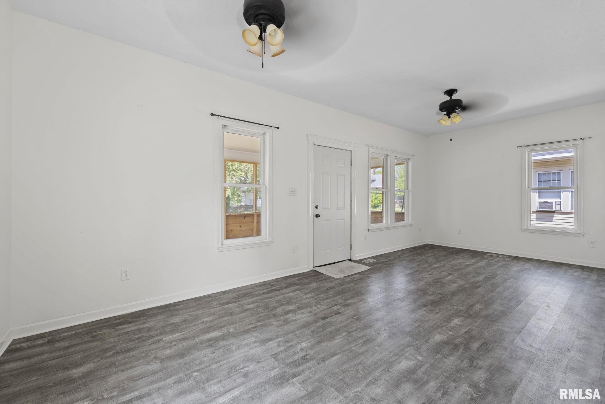 1007 Sycamore Street Muscatine, IA 52761 - Photo 5 of 14 Gallery Image 5