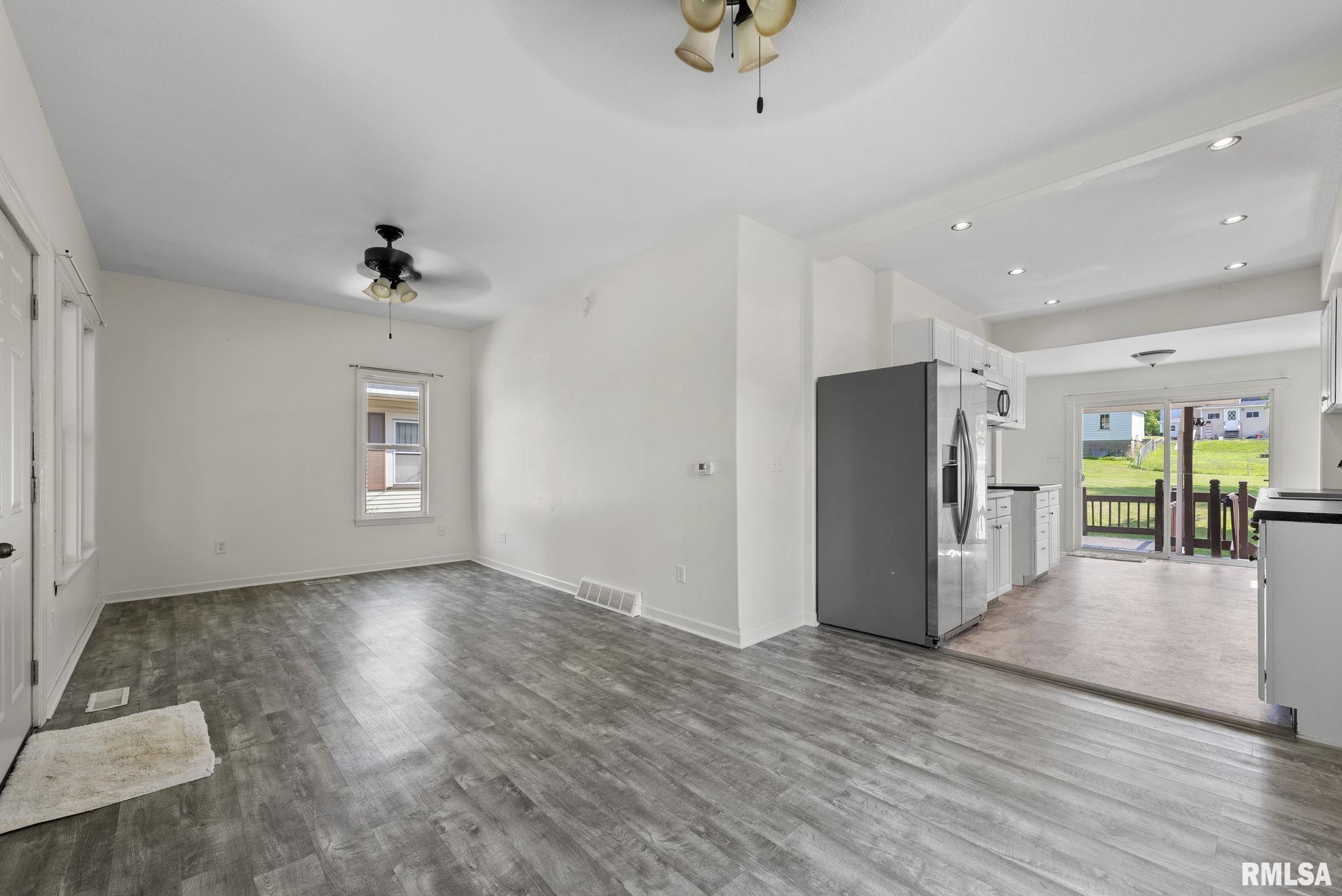 1007 Sycamore Street Muscatine, IA 52761 - Photo 6 of 14 Gallery Image 6