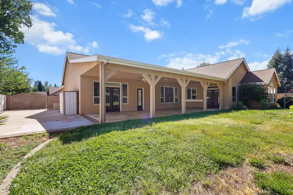 $679,900 | 3052 Clear Water Court, Redding, CA 96002