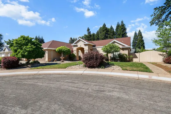 $679,900 | 3052 Clear Water Court, Redding, CA 96002