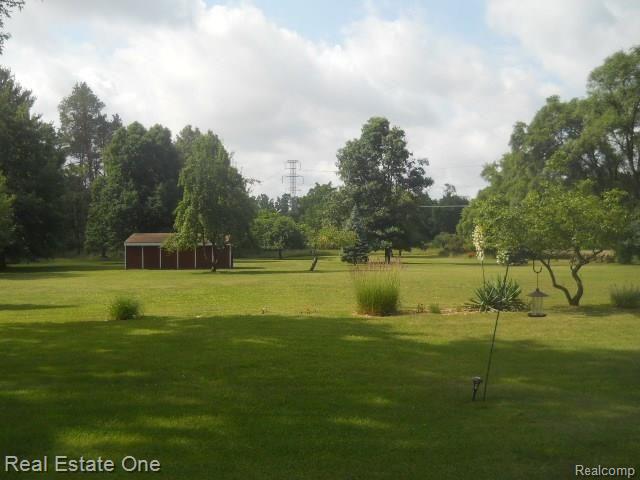 6536 Mayfair Road Utica, MI 48317 - Photo 13 of 17 DSCN5195.JPG