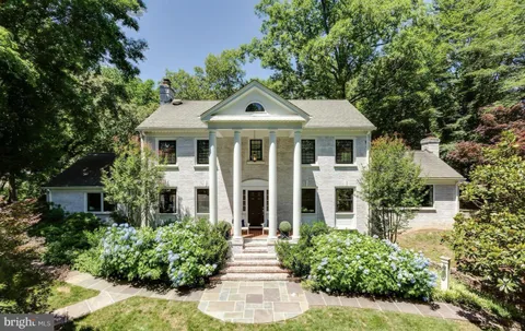 $2,100,000 | 710 Live Oak Drive, McLean, VA 22101