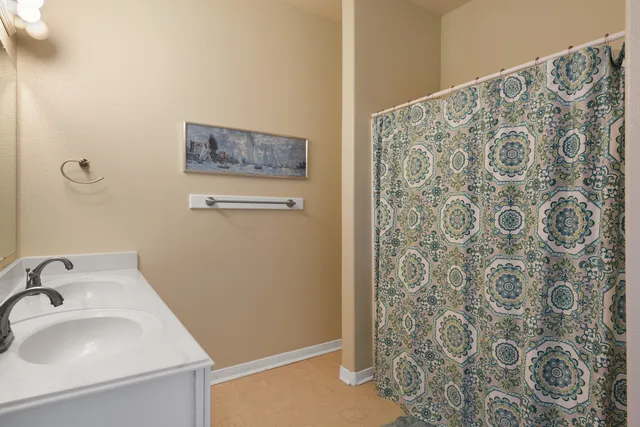 $995,000 | 2438 Bluewater Highway, Surfside Beach, TX 77541