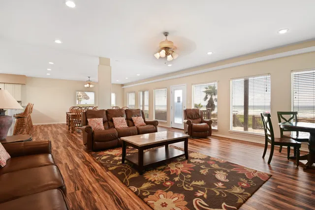 $995,000 | 2438 Bluewater Highway, Surfside Beach, TX 77541