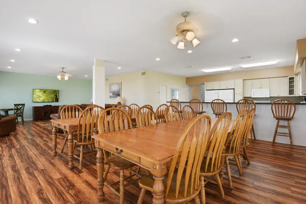 $995,000 | 2438 Bluewater Highway, Surfside Beach, TX 77541