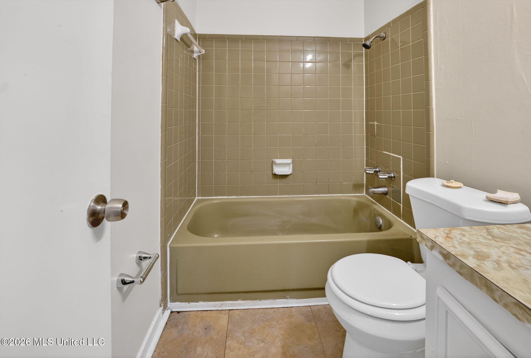 4597 Kirkley Drive Jackson, MS 39206 - Photo 41 of 44 41_4597_Kirkley_Dr_Jackson_MS_39206-Bath