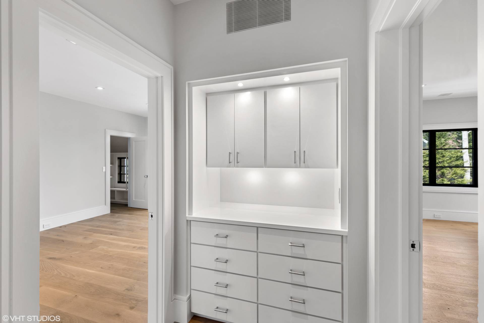 8 Crows Nest Lane East Hampton, NY 11937 - Photo 10 of 15 a view of a hallway with closet and bathroom